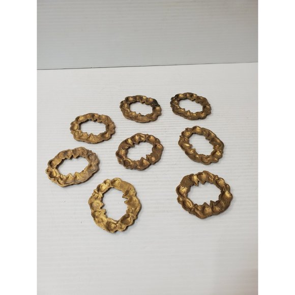 Vintage Oval Frame With Grape Design Vintage brass frame with grape desi… - Picture 9 of 10